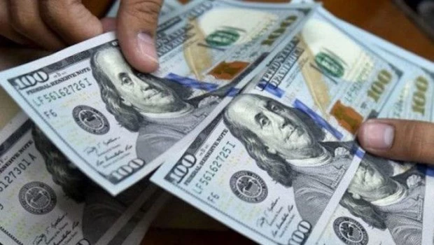 Rebotan los dólares financieros porque se va terminando la entrada de billetes por el blanqueo 