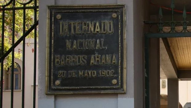 Chile: de los 35 estudiantes heridos, cinco se encuentran en estado grave por la explosión de una bomba molotov