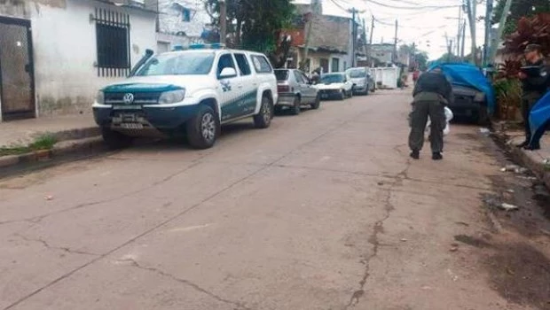 Tres policías heridos en San Martín tras ser atacados a tiros por adolescentes 