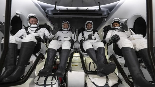 La misión tripulada Crew-8 de SpaceX de NASA regresa a la Tierra