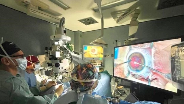 Italia: por primera vez en el mundo operan a un recién nacido de ceguera en ambos ojos