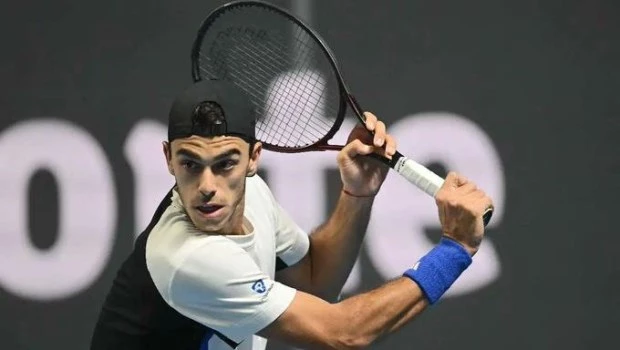 Cerúndolo imparable, muy adaptado a la pista y buena velocidad de pelota.