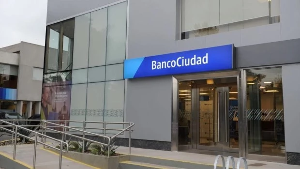 Los bancos Ciudad y Provincia lanzaron nuevos créditos personales ajustados por UVA