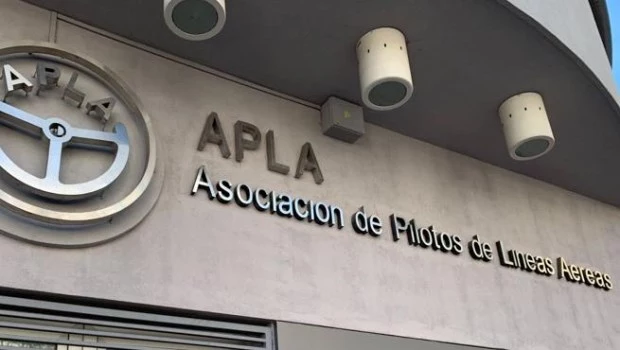 Pilotos de Aerolíneas Argentinas advierten por inconvenientes en los vuelos en diciembre