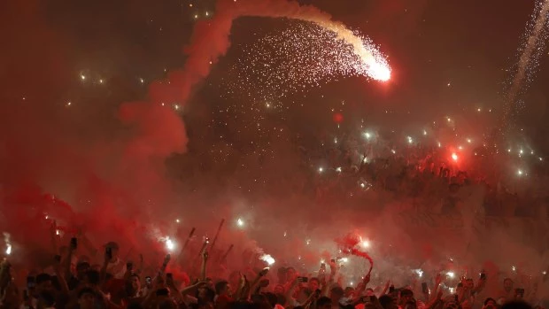 Clausuraron el Monumental tras el recibimiento con bengalas y fuegos artificiales contra Atlético Mineiro 