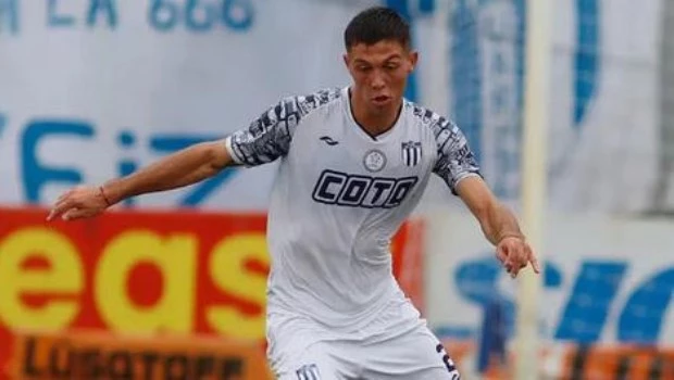 Conmoción en el fútbol de Ascenso: falleció un jugador de Tristán Suárez en un accidente automovilístico