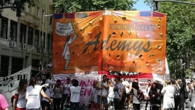 Los docentes de ADEMYS se sumaron al paro "porque las políticas de Milei atacan sus salarios y el presupuesto educativo"