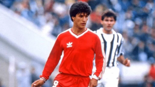 Quizás Claudio Borghi no alcanzó el nivel que se esperaba de él, pero fue un jugadorazo.