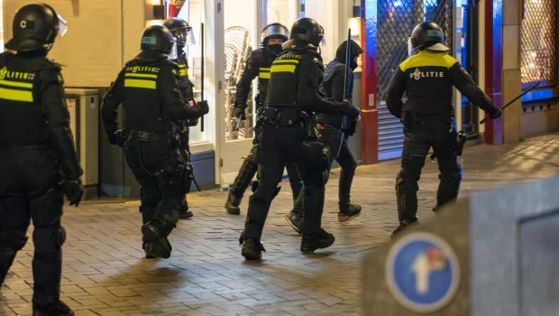 Ataque antisemita: Ámsterdam se blinda y condena el “crimen” contra hinchas israelíes como “pogromos"