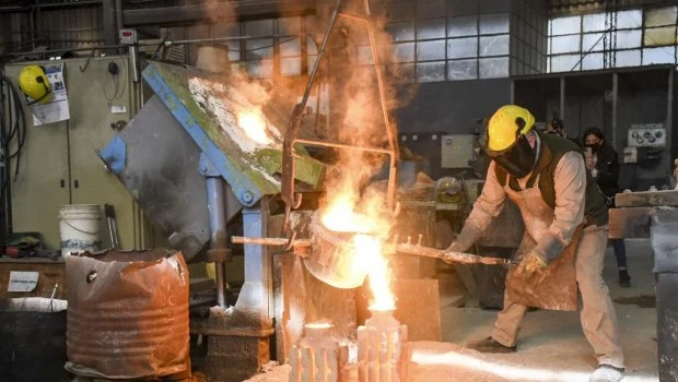 El empleo privado registró mayor caída que el público en los primeros meses del año