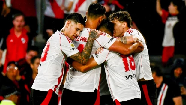 River se llevó por delante a Barracas Central en Núñez