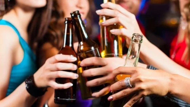 Más de la mitad de los adolescentes probó alcohol antes de los 15 años