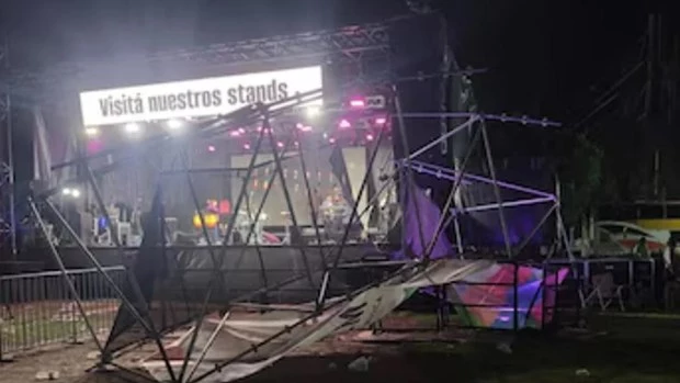 Una mujer murió al derrumbarse un escenario por los fuertes vientos en la Fiesta Nacional de la Música en Santa Fe