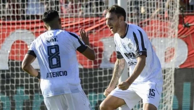 Buen triunfo de Central Córdoba ante Newell´s en Rosario