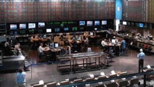 Fuerte suba de la Bolsa porteña impulsada por las acciones de YPF