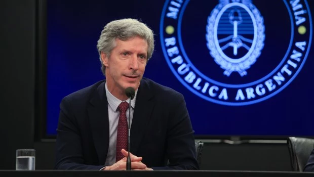 El impuesto PAIS no será reemplazado, ratificó el presidente del Banco Central