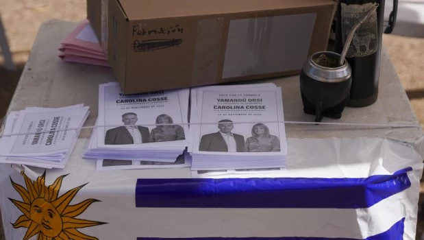 Los uruguayos concurren a las urnas para elegir a su próximo presidente