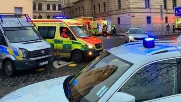 Reportan un incendio en el vestuario del Teatro Nacional de Praga