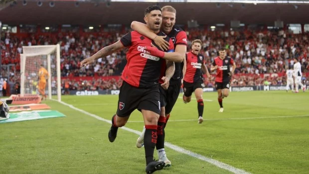 Independiente cayó ante Newell´s en Rosario y se alejó de la zona de clasificación a las copas