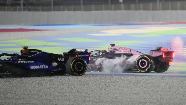 Chocaron a Colapinto en la primera curva del Gran Premio de Qatar y se terminÃ³ su participaciÃ³n en la carrera