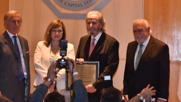 Alberto Garay, Mariel Tschieder, Juan Carlos Maqueda y Ricardo Gil Lavedra, durante el emotivo acto.