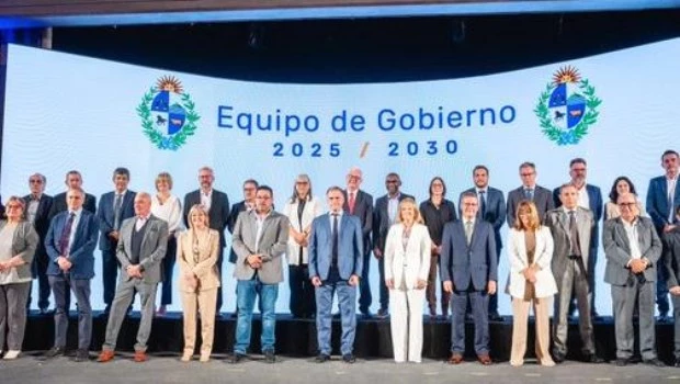 Uruguay: Yamandú Orsi presentó a su gabinete