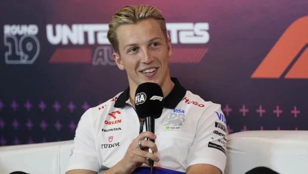 Liam Lawson reemplaza a Checo Pérez en Red Bull