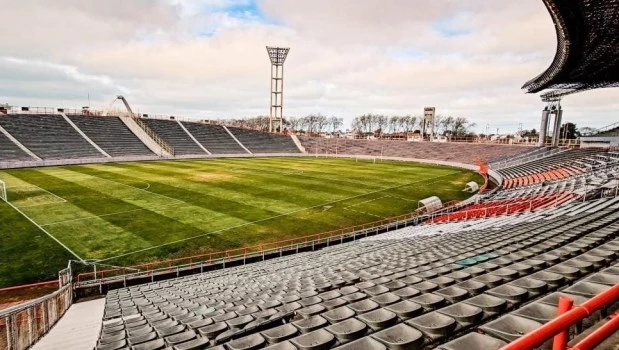 Montenegro destacó la licitación del estadio Minella: "Esto es entender a dónde va el mundo"