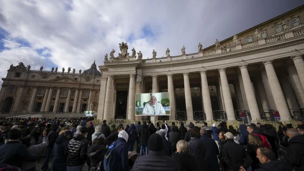 El papa Francisco pide alto al fuego en todos los frentes en su oración antes de Navidad