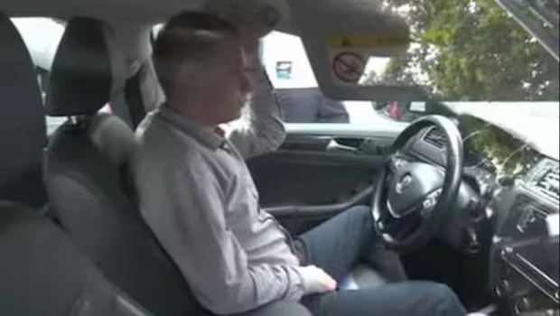 Dos diplomáticos rusos se atrincheraron en sus autos tras negarse a un control de alcoholemia