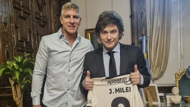 Milei recibió a Martín Palermo en la Casa Rosada