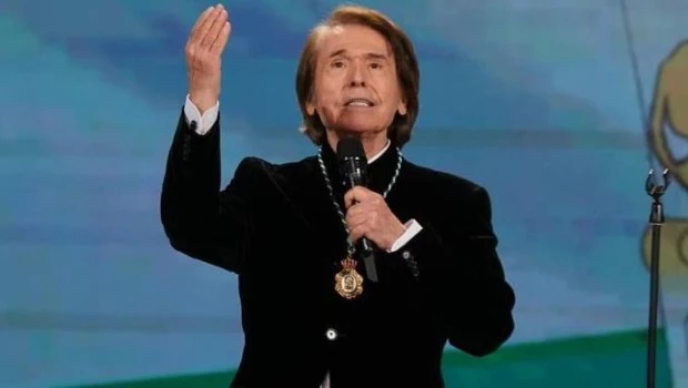 El cantante Raphael fue diagnosticado con linfoma cerebral