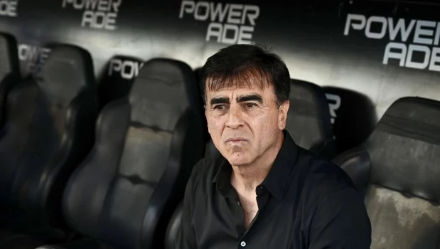 Según el representante de Quinteros, "si Vélez aseguraba refuerzos, Gustavo se quedaba"