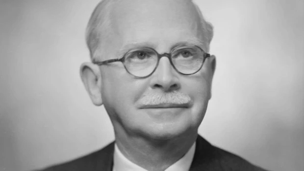 El Dr. Ridley y el aporte que marcó un hito en la historia de la Oftalmología