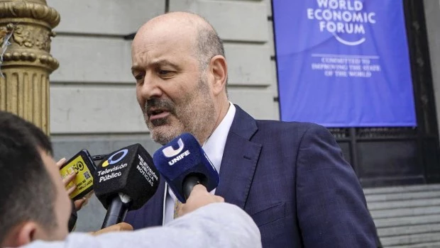 Sturzenegger confirmó que cerca de 36.000 empleados públicos perdieron su trabajo desde que asumió Milei