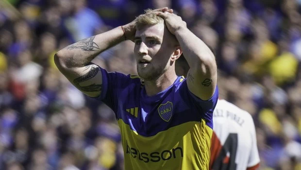 Luego de su conflictiva salida de Boca, Valentini fue presentado como refuerzo de la Fiorentina