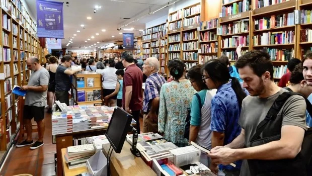 Las obras de autores argentinos tienen gran presencia en las previsiones del sector editorial para los próximos meses.