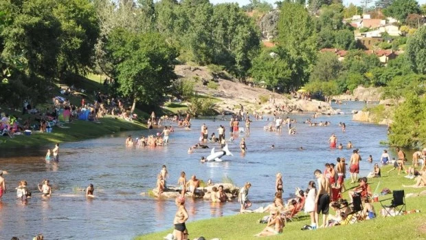 En Carlos Paz, los turistas deberán pagar para atenderse en el hospital público