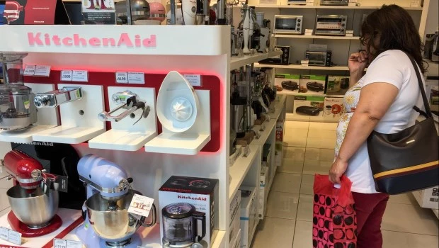 Las ventas minoristas crecieron un 17,7% interanual en diciembre, pero terminaron el año 10% abajo del 2023