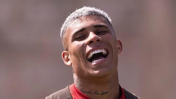 Ayrton Costa.