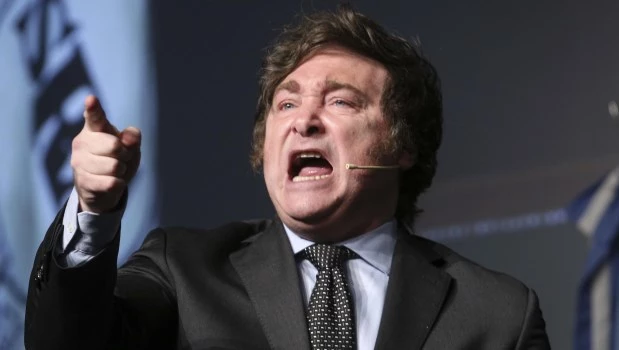 Milei negó que exista un atraso cambiario y fustigó a Cavallo