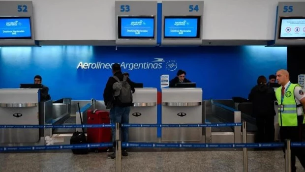 Advertencia de los pilotos de líneas aéreas por un nuevo conflicto ante la demora en la reapertura de paritarias