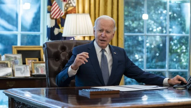 Biden conmutará penas a 2.500 presos condenados por drogas