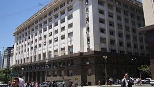 El Gobierno llama a una nueva licitación para renovar vencimientos 
