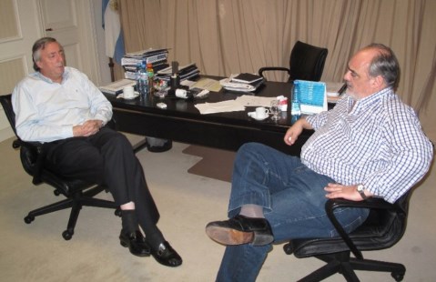 Kirchner reunido con Ricardo Colombi.