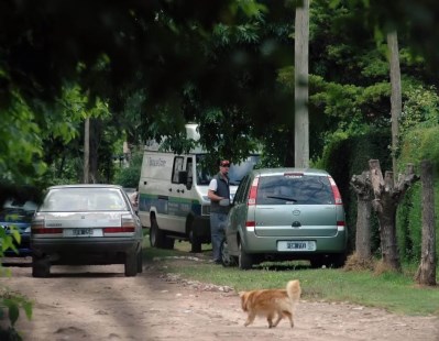 Asesinan a puñaladas a una mujer y a su hijo en City Bell