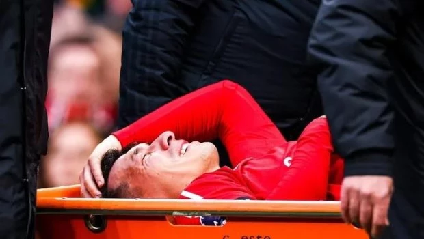 Malas noticias para Scaloni por la grave lesión de Lisandro Martínez