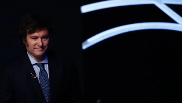 Milei aseguró que no habrá devaluación y apuntó contra economistas que tienen el "disco rayado"