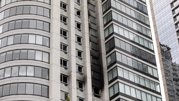 El periodista Adrián Ventura contó que su departamento quedó destruido por el incendio en Puerto Madero