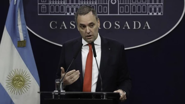 Adorni justificó la designación por decreto de Lijo y Mansilla y cargó contra la oposición